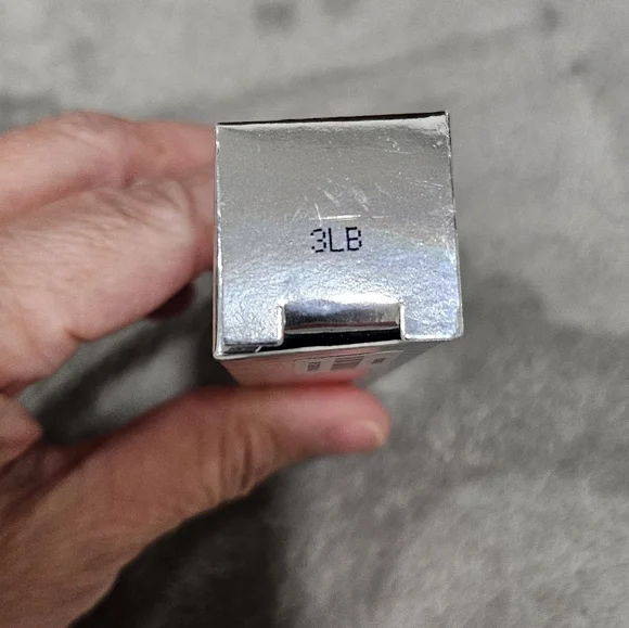 IL MAKIAGE F*CK I’M FLAWLESS Multi-Use Perfecting Concealer – Shade 08 - Picture 5 of 8